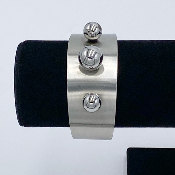 Silver Tone Modernist Cuff Bracelet Signed MADE IN ENGLAND - Picture 1 of 10